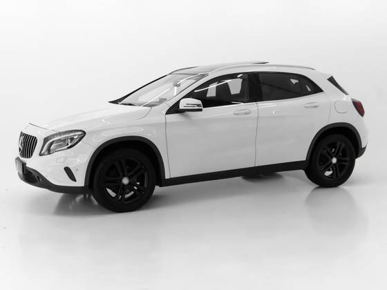 MERCEDES-BENZ GLA 200 1.6 CGI ENDURO 16V TURBO FLEX 4P AUTOMÁTICO